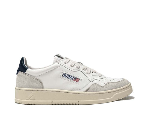 Autry Medalist Low Suede White/Blue — sneaker homme en daim premium