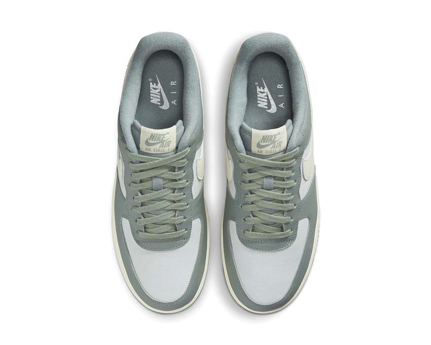 Nike Air Force 1 07 LX Mica Green Coconut Milk détail — tige cuir