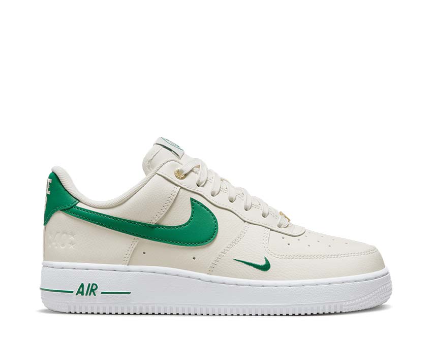 Nike Air Force 1 '07 SE W Sail Malachite White Metallic Gold — sneaker femme édition spéciale