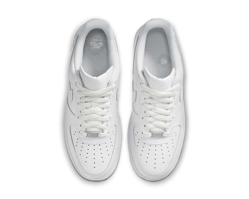 Nike Air Force 1 '07 White détail — Swoosh cuir blanc perforé
