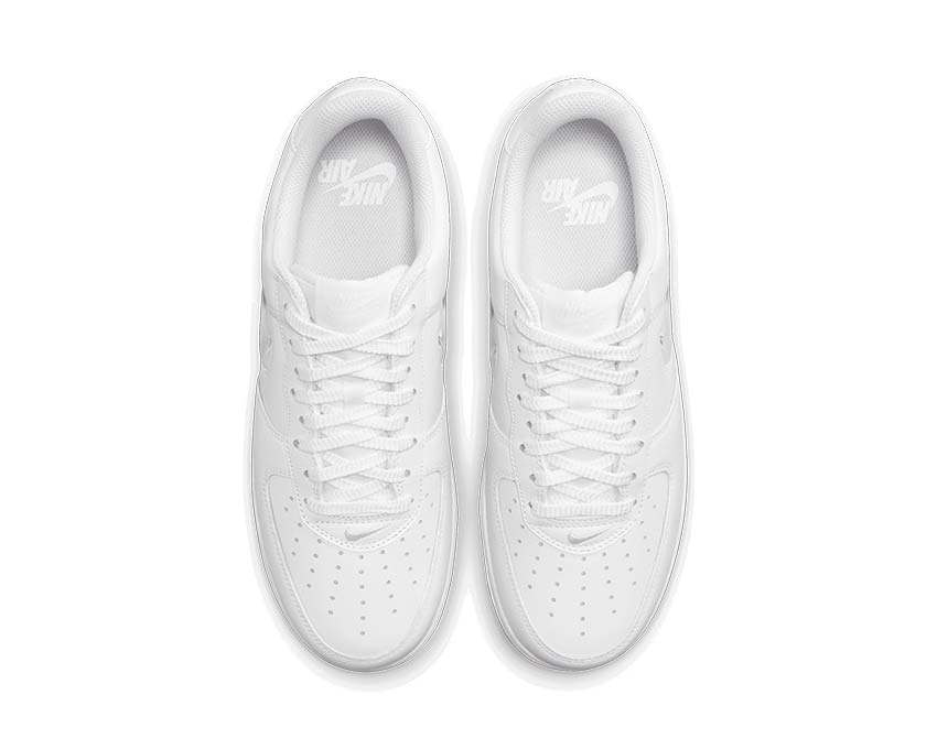 Nike Air Force 1 Low Retro White — vista trasera