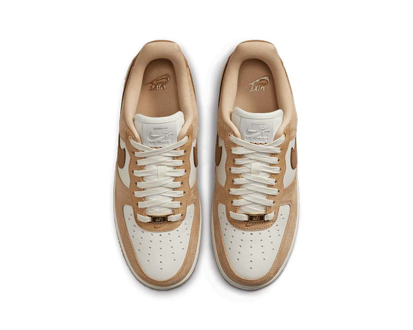 Nike Air Force 1 LXX Vachetta Tan Flax Sail Detail — Naturleder-Schaft