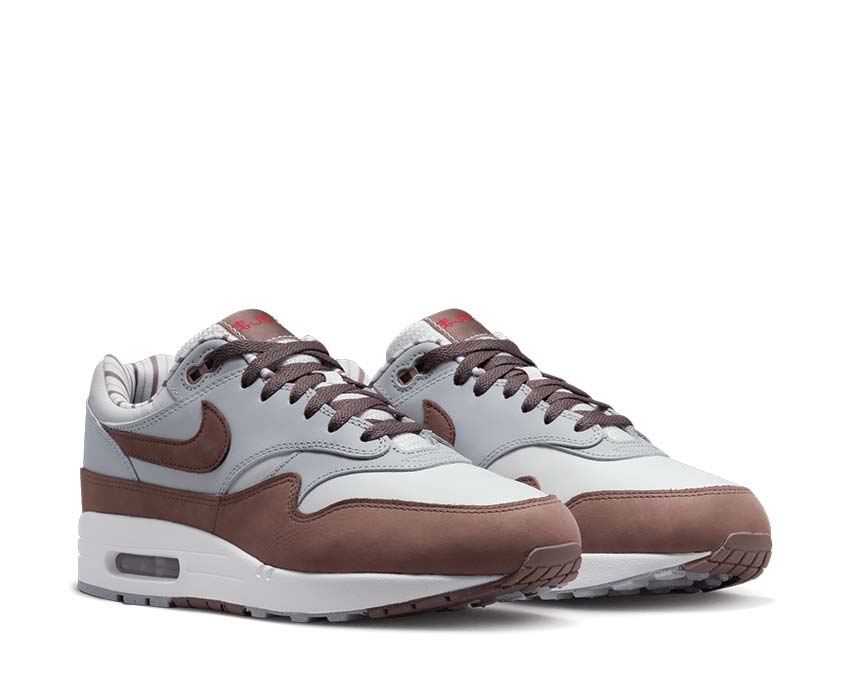 Nike Air Max 1 PRM Summit White Plum Eclipse vue latérale — cuir et daim