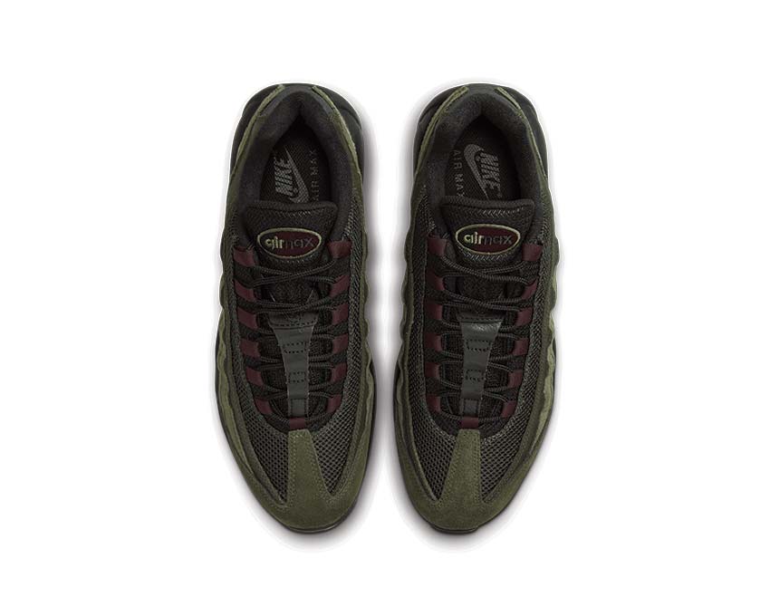 Nike Air Max 95 Black Earth Sequoia detalle — parte superior de malla nervada