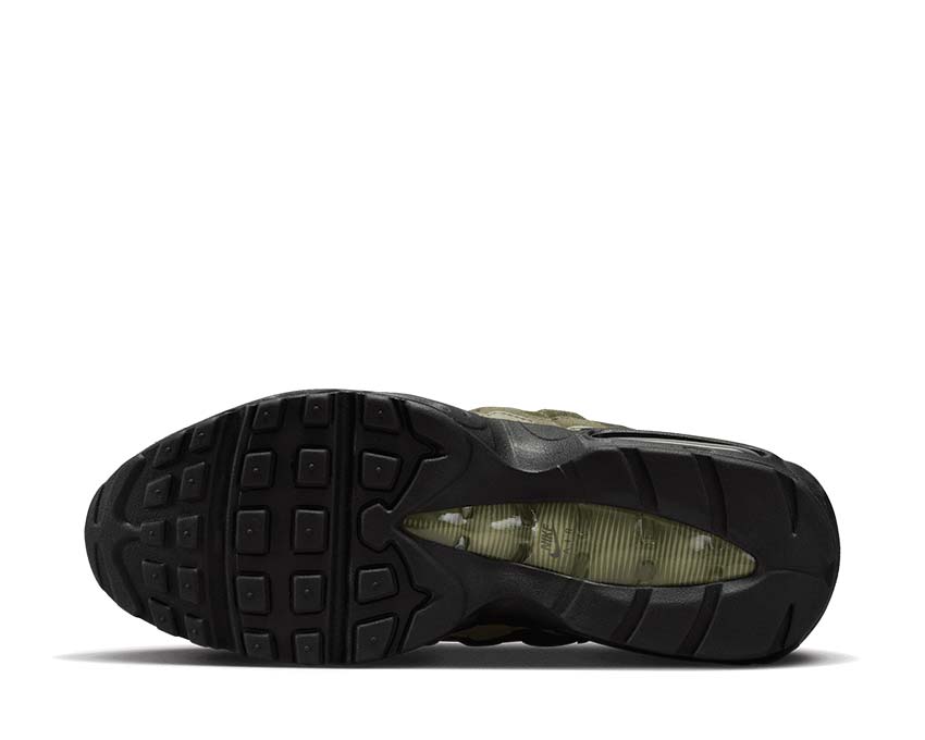 Nike Air Max 95 Black Earth Sequoia — vista tres cuartos hombre