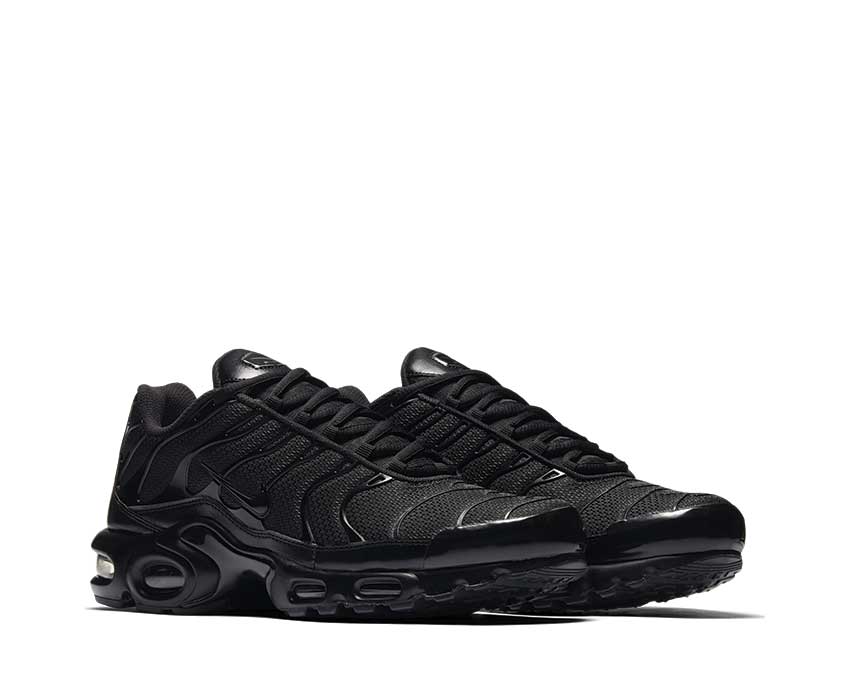 Nike Air Max Plus Black vue latérale — mesh et TPU