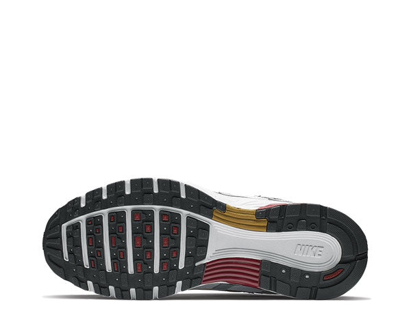 Nike P-6000 W Varsity Red — vue trois quarts avant