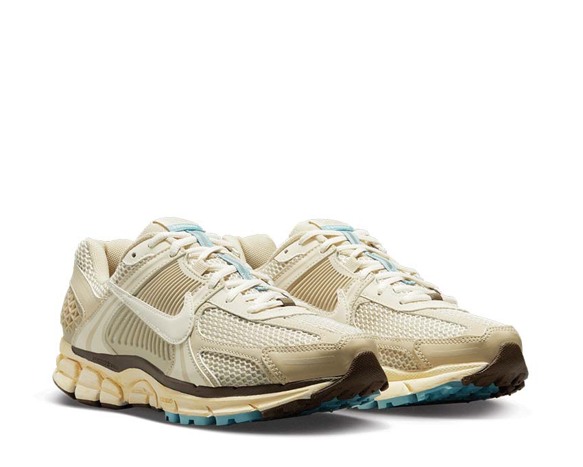 Nike Zoom Vomero 5 Oatmeal Pale Ivory Sail LT Chocolate vue latérale — mesh et overlays